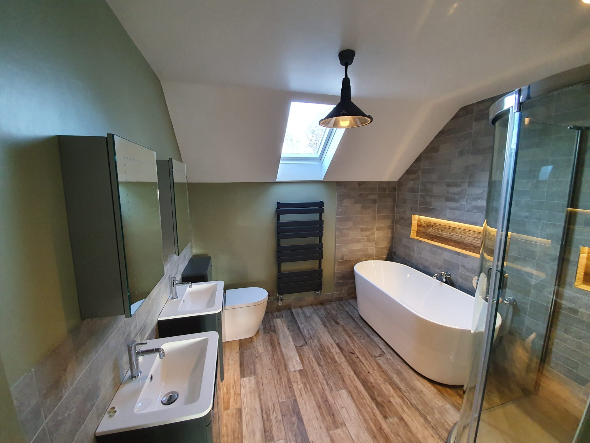 06f7de7e ee06 4f37 ae24 527c0ae79be6