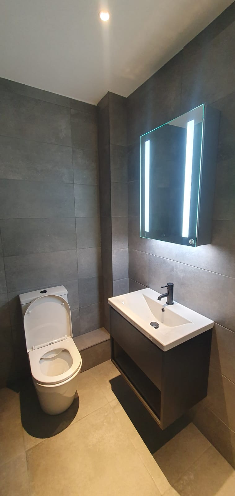 6b40a4ad a7b8 454e ac3a d7452f136bf6